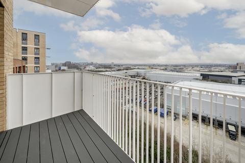 2 bedroom flat to rent, at Manchester, 165  Viscount House 8, Lakeside Drive NW10