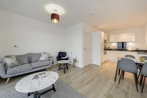 2 bedroom flat to rent, at Manchester, 220 Viscount House 8, Lakeside Drive NW10