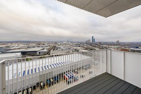 2 bedroom flat to rent, at Manchester, 220 Viscount House 8, Lakeside Drive NW10