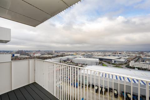 2 bedroom flat to rent, at Manchester, 220 Viscount House 8, Lakeside Drive NW10