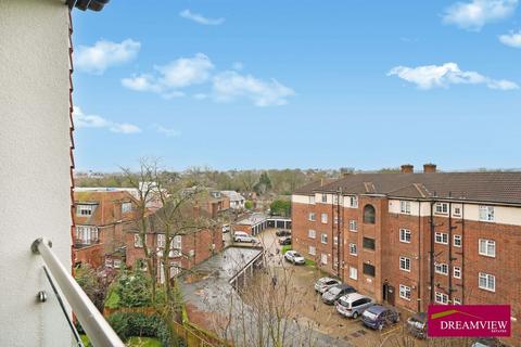 2 bedroom flat to rent, Holmbush Court, Brent Street, Hendon,NW4 2NS