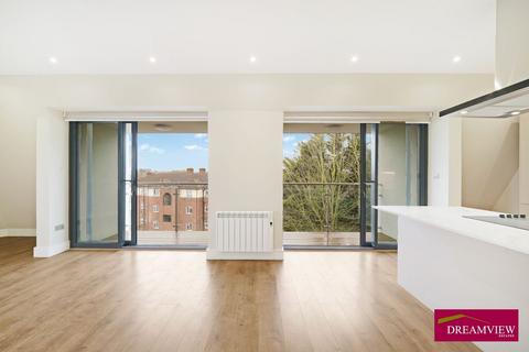 2 bedroom flat to rent, Holmbush Court, Brent Street, Hendon,NW4 2NS