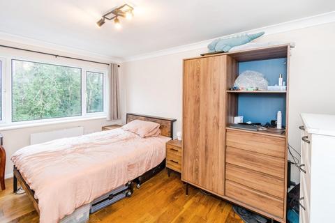 1 bedroom flat for sale, Woodside Road