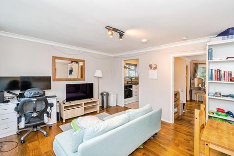 1 bedroom flat for sale, Woodside Road