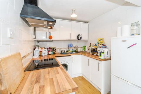 1 bedroom flat for sale, Woodside Road