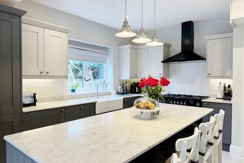 5 bedroom detached bungalow for sale, Broadway Avenue, Newton Abbot TQ12