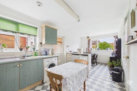 3 bedroom detached bungalow for sale, Avon Rise, Stafford
