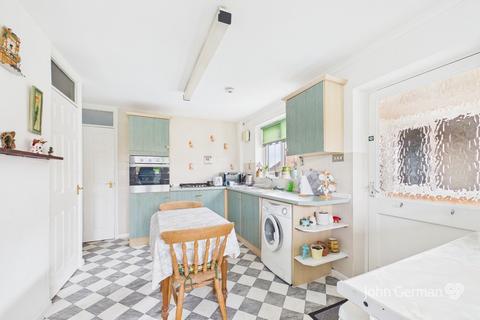 3 bedroom detached bungalow for sale, Avon Rise, Stafford