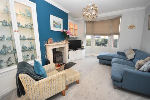 4 bedroom terraced house for sale, Station Road, Whitchurch