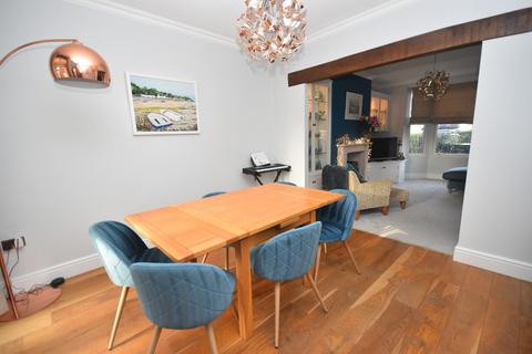 4 bedroom terraced house for sale, Station Road, Whitchurch