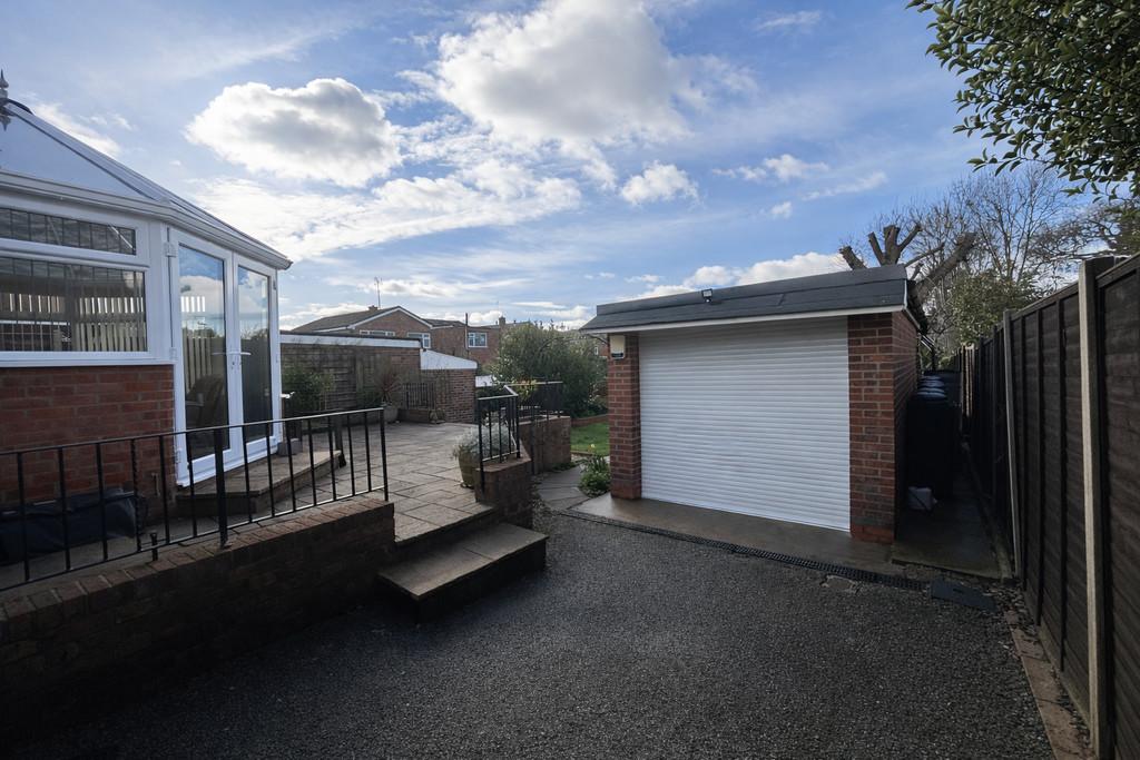 Garage/Drive
