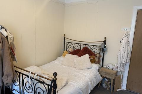 3 bedroom apartment to rent, G/L, 57 Cresswell Street, Hillhead