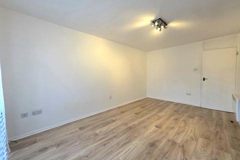 1 bedroom ground floor flat for sale, Archery Close, Harrow