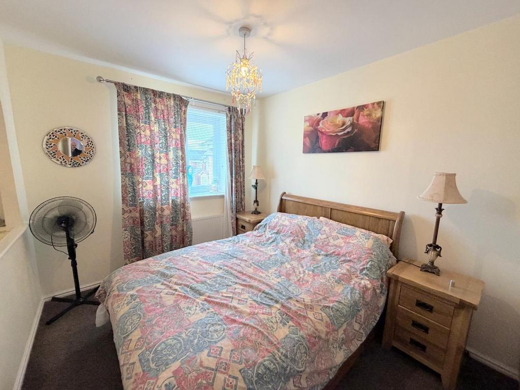 Bedroom 2 ( front)
