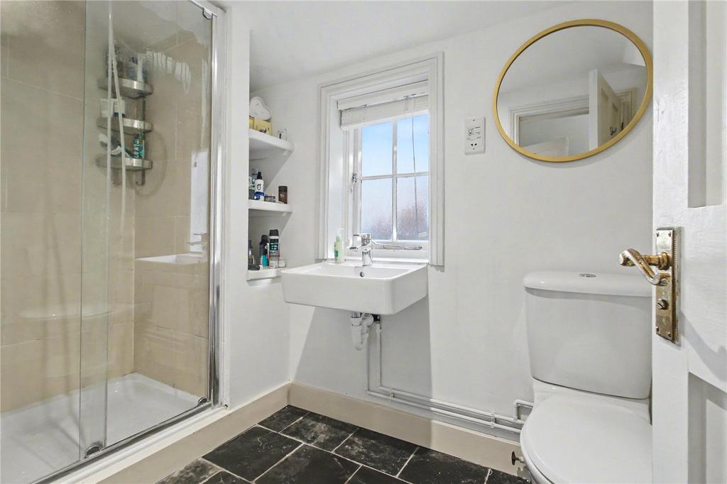 Gf Shower Room