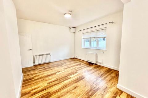 1 bedroom apartment to rent, Crescent Road, Brentwood CM14