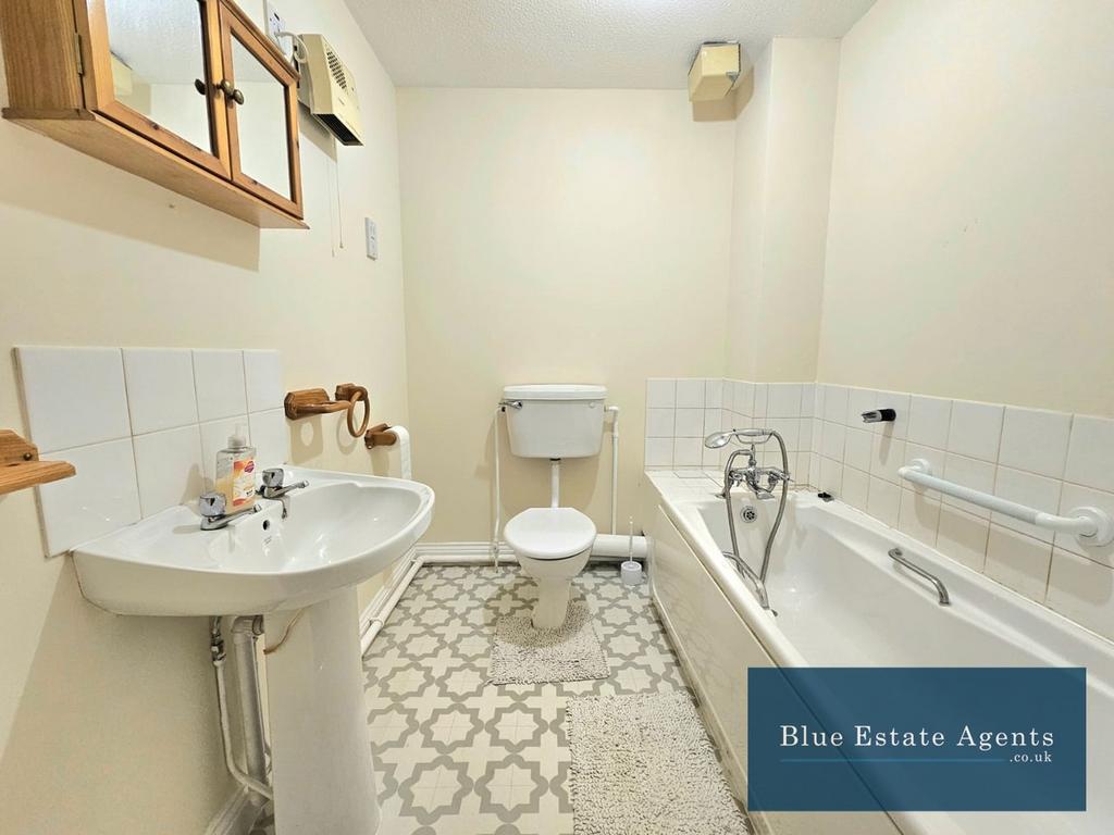 Family Bathroom Suite