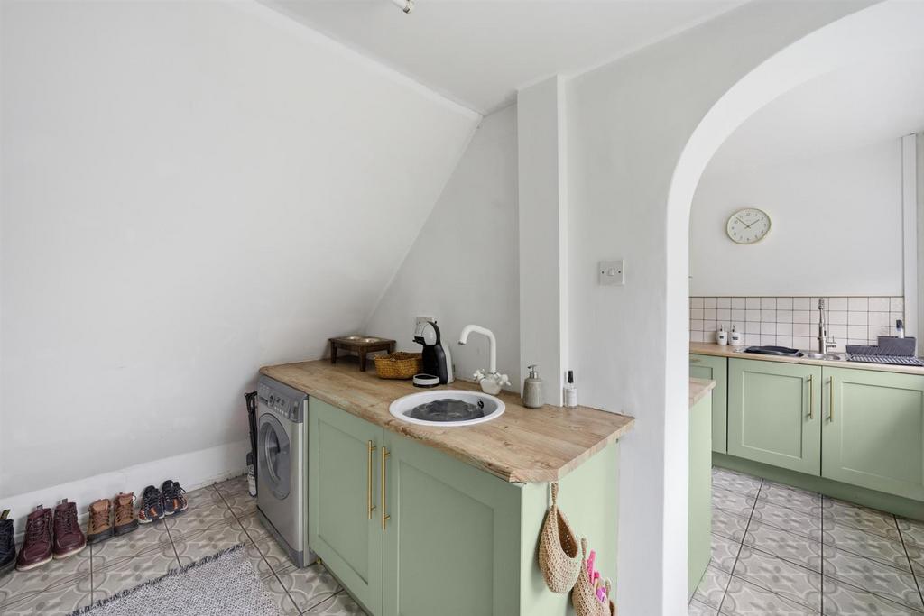 81 Marlborough Road-19.jpg