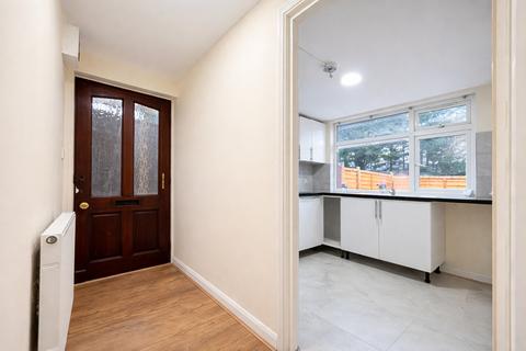 undefined, 4 Bedroom Flat To Let - HP11