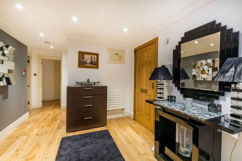 2 bedroom flat to rent, Harewood Avenue, Marylebone, London, NW1
