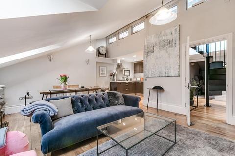 2 bedroom flat to rent, Clapham Common North Side, Clapham, London, SW4