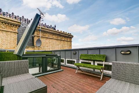 2 bedroom flat to rent, Clapham Common North Side, Clapham, London, SW4