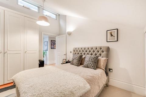 2 bedroom flat to rent, Clapham Common North Side, Clapham, London, SW4