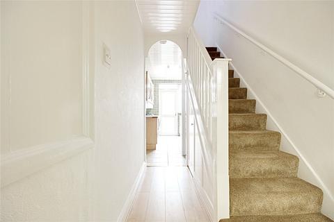 3 bedroom semi-detached house to rent, Bullsmoor Close, Waltham Cross, EN8