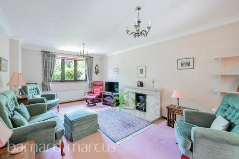 4 bedroom detached house for sale, Cotland Acres, Redhill