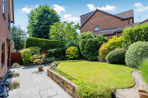 4 bedroom detached house for sale, Cotland Acres, Redhill