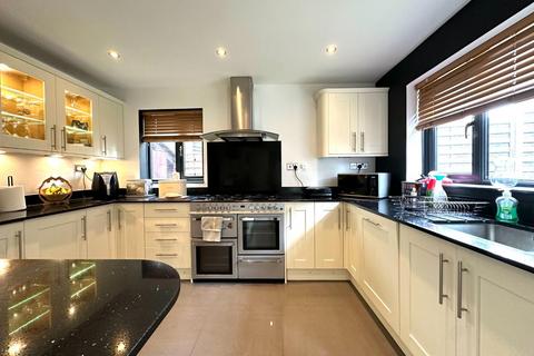 4 bedroom detached house for sale, Russet Drive, Little Billing, Northampton NN3