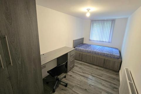 undefined, Park Range, Manchester M14