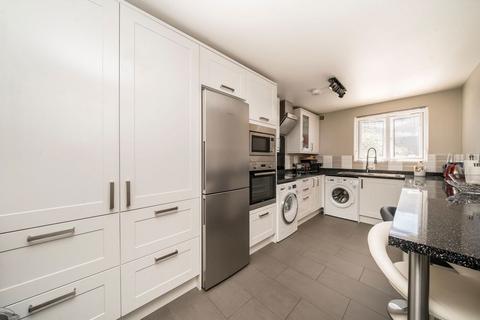 2 bedroom flat to rent, Lambeth Walk, London SE11