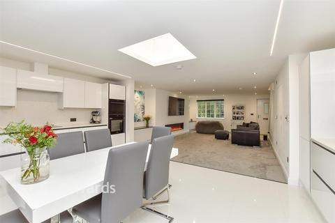 3 bedroom semi-detached house for sale, Harvel Road, Meopham DA13