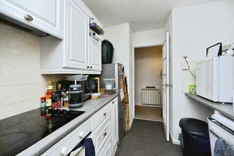 2 bedroom flat for sale, Curwen Place, Brighton, BN1