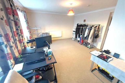 2 bedroom flat for sale, Holywell Avenue, Folkestone