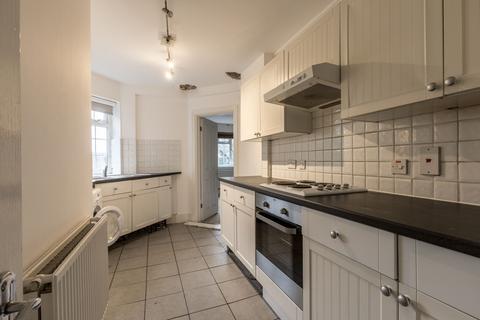 3 bedroom flat to rent, Creighton House