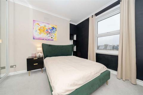 1 bedroom flat to rent, Barons Court Road, London W14