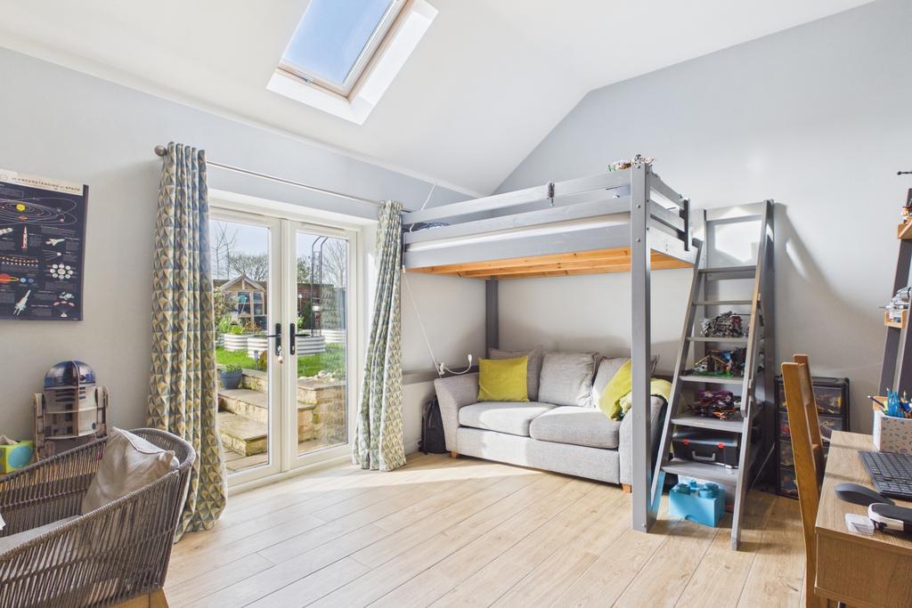 A huge space with patio doors ensuite and walk in