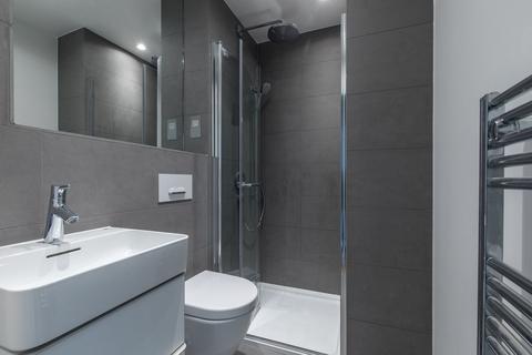 Flat to rent, Greencroft Gardens