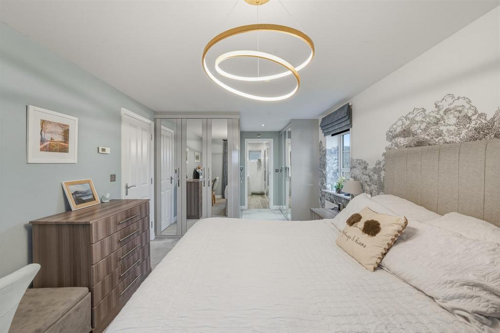 21 Midsummer Rd-26.jpg