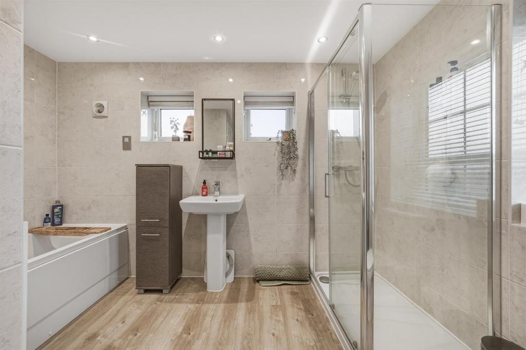 21 Midsummer Rd-30.jpg
