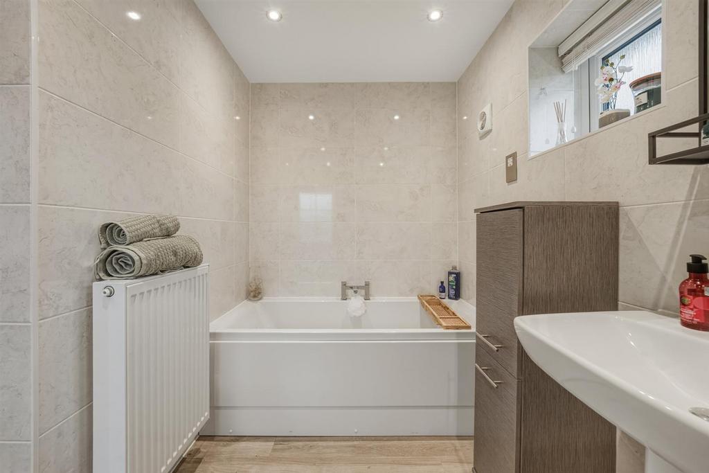 21 Midsummer Rd-32.jpg
