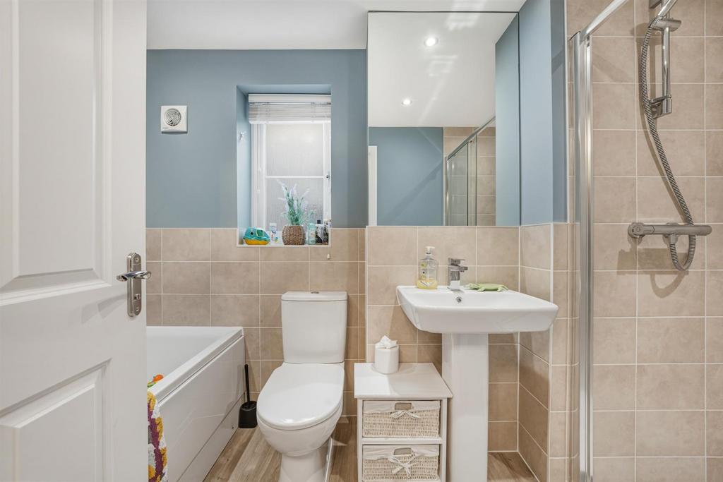 21 Midsummer Rd-38.jpg