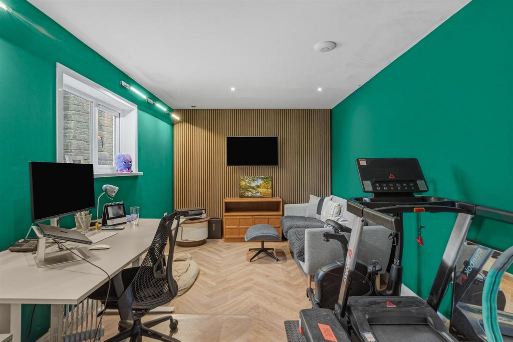 21 Midsummer Rd-42.jpg
