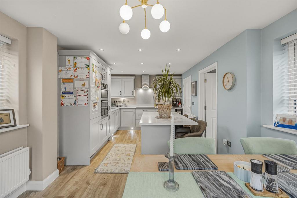 21 Midsummer Rd-15.jpg