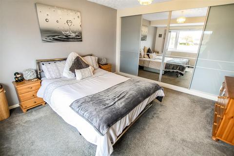 4 bedroom semi-detached house for sale, Lascelles Avenue, Newton Aycliffe