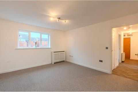 2 bedroom apartment for sale, Peel Drive, Tamworth, B77