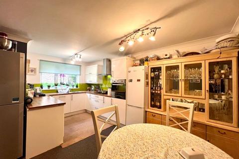 3 bedroom terraced house for sale, Maidencastle, Blackthorn, Northampton NN3