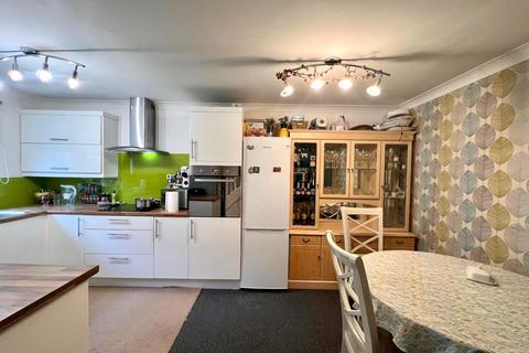 3 bedroom terraced house for sale, Maidencastle, Blackthorn, Northampton NN3